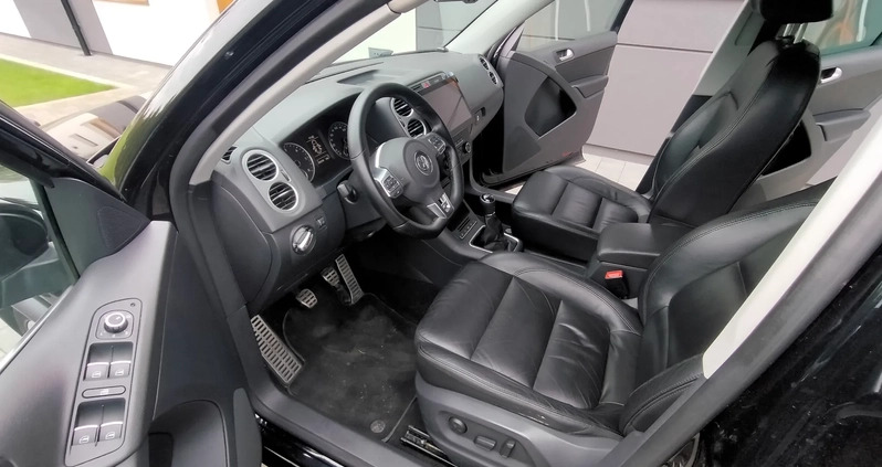 Volkswagen Tiguan cena 41800 przebieg: 208000, rok produkcji 2011 z Siedlce małe 277